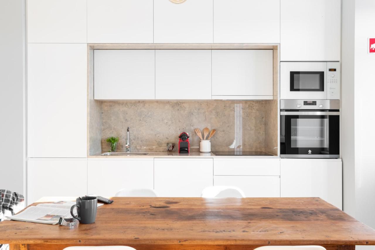 Joivy Marvelous 3-Bed Home With Astonishing View And Terrace, Nearby St George Castle Lisboa Eksteriør bilde