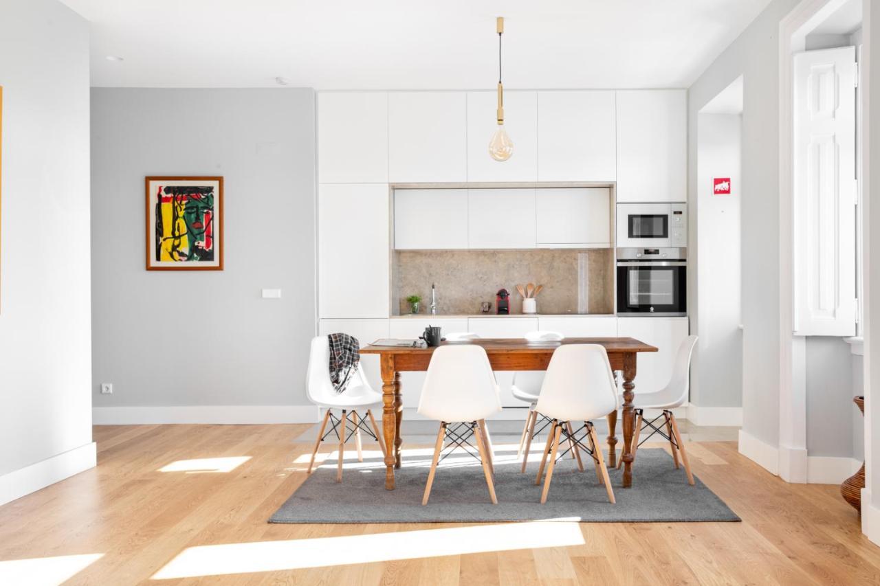 Joivy Marvelous 3-Bed Home With Astonishing View And Terrace, Nearby St George Castle Lisboa Eksteriør bilde