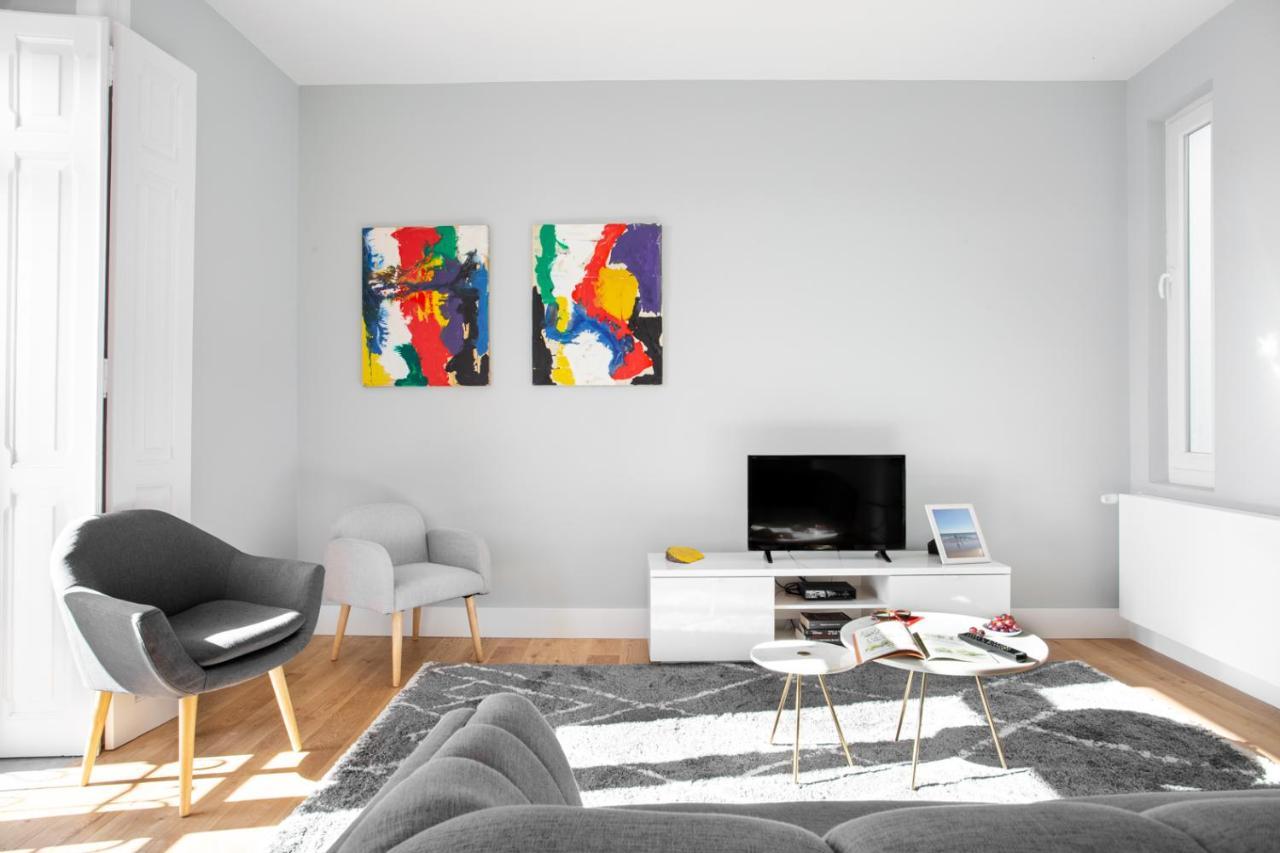 Joivy Marvelous 3-Bed Home With Astonishing View And Terrace, Nearby St George Castle Lisboa Eksteriør bilde