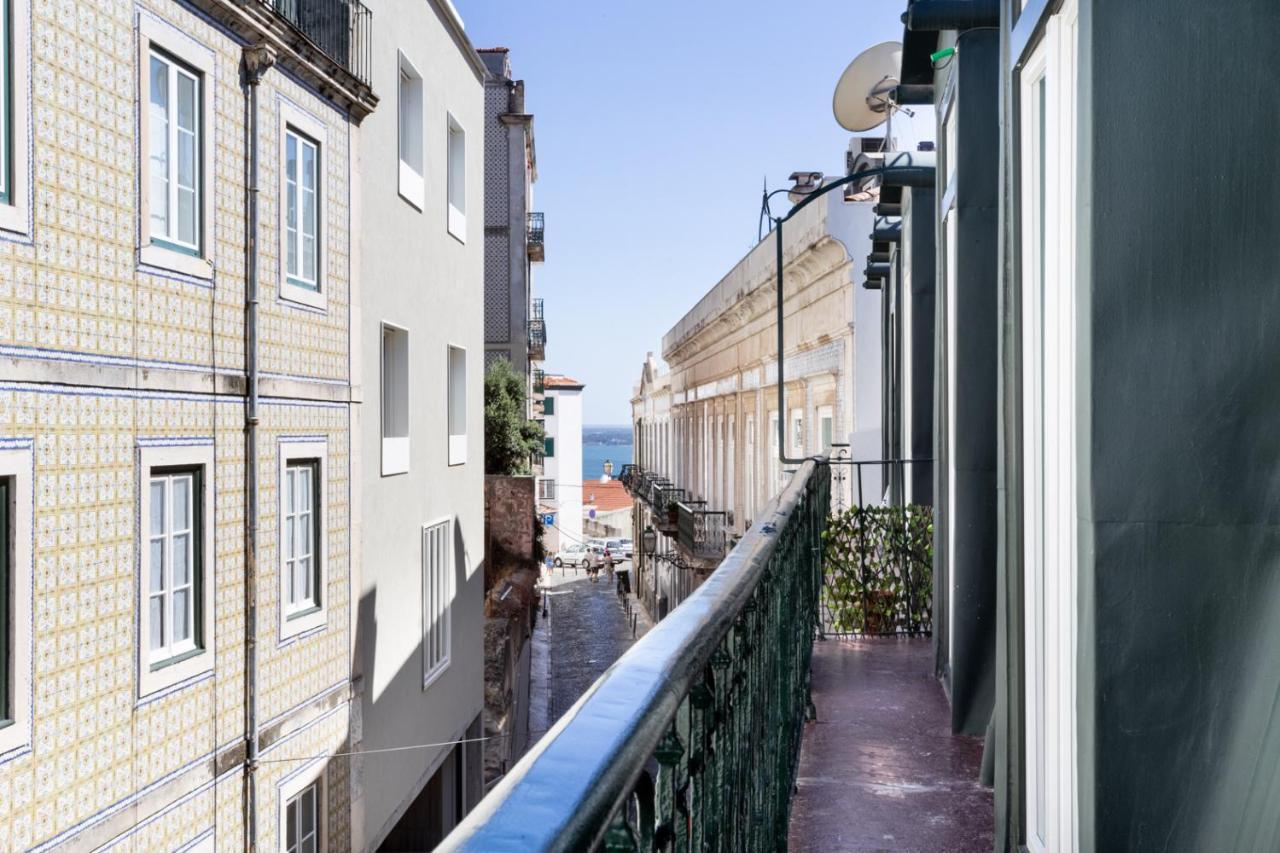 Joivy Marvelous 3-Bed Home With Astonishing View And Terrace, Nearby St George Castle Lisboa Eksteriør bilde