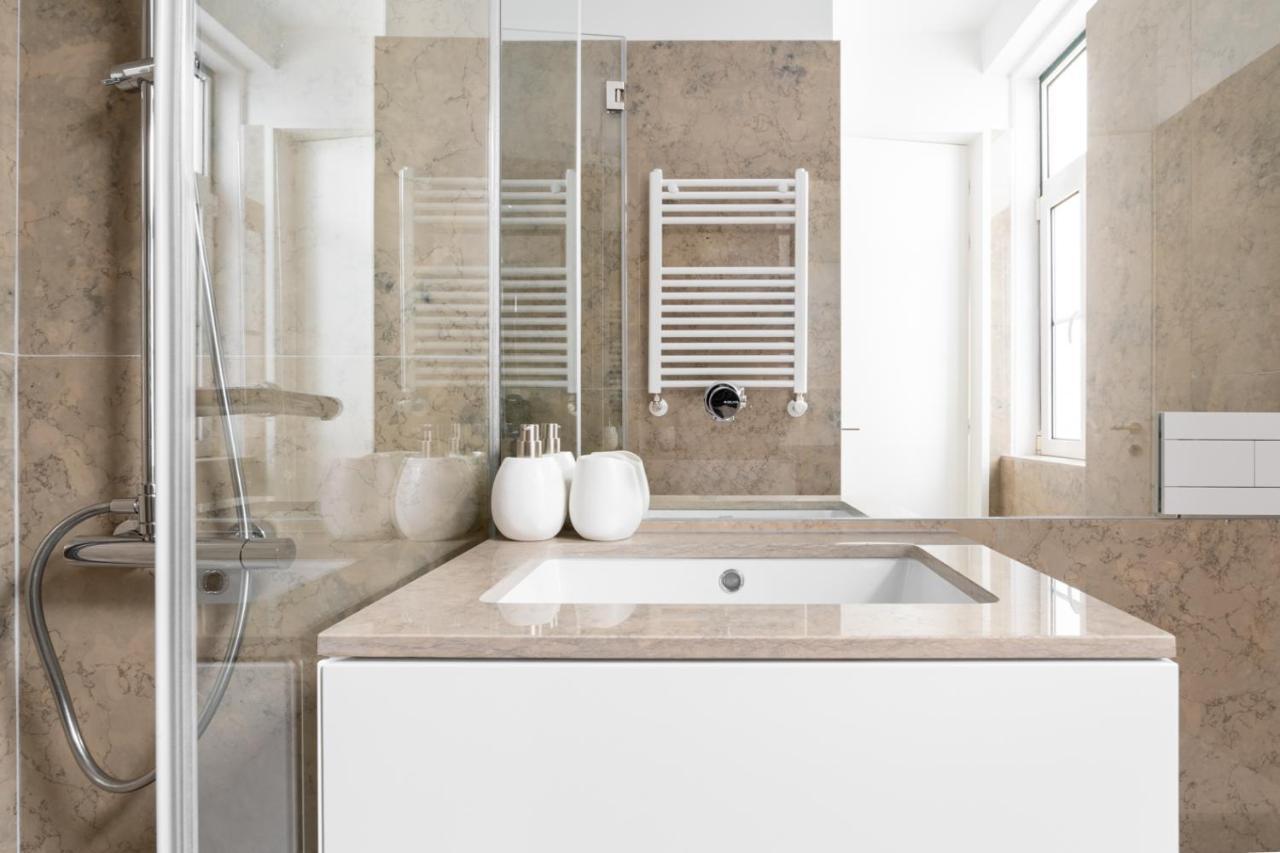 Joivy Marvelous 3-Bed Home With Astonishing View And Terrace, Nearby St George Castle Lisboa Eksteriør bilde